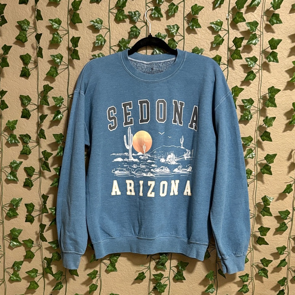 Sedona Arizona Graphic Sweatshirt in Blue